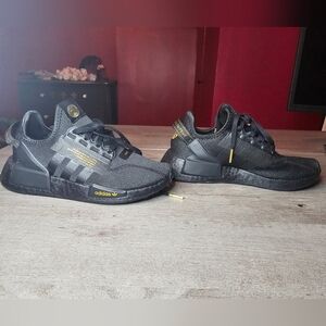 adidas NMD R1 V2 Shoes Running Sneakers HP3251 Triple Black size 5 mens